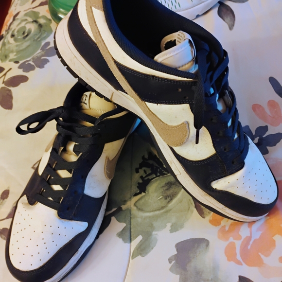 Nike Men's Blue and White Sneakers - Picture 3 of 6